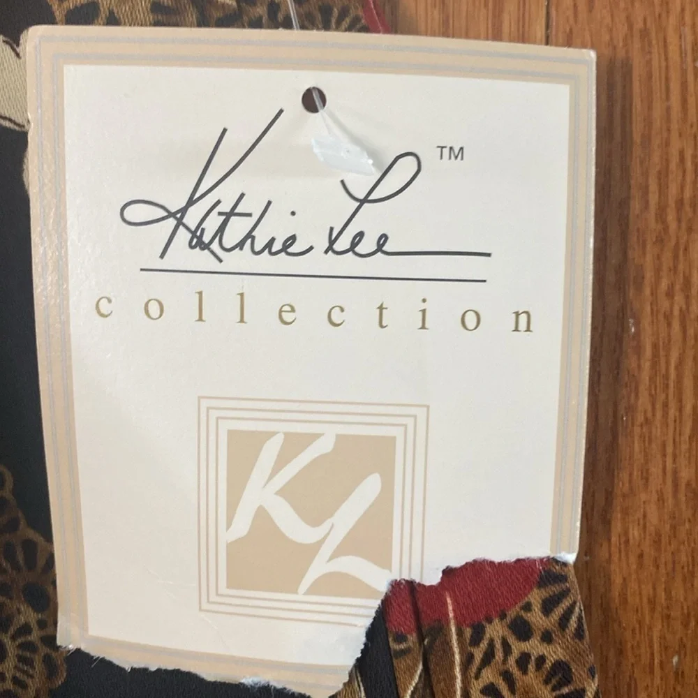 NWT Kathie Lee Lace floral cluster print skirt size 16